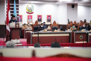 Dihadiri Wagub Sulsel, DPRD Setujui Jawaban Atas Pandangan Fraksi Terhadap Perubahan RPJMD 2018-2023