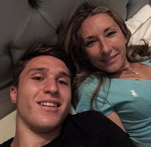Ibu Bintang Baru Juventus Ribut di Instagram