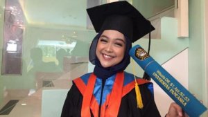 Lulus dari Universitas, Ria Ricis: Bukan Buku Nikah Agak Berat Ya Jelasinnya