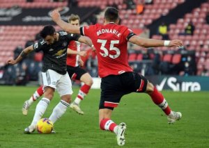 Sempat Tertinggal 0-2, MU Menang Dramatis di Markas Southampton