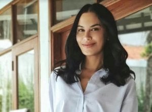 Senyum Memikat Sophia Latjuba Selesai Mandi, Netizen: Kapan Tuanya Mbak?