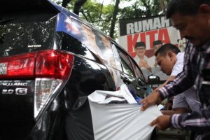 Minggu Tenang, Bawaslu Minta Paslon Pilkada Cabut Stiker Branding di Kendaraan