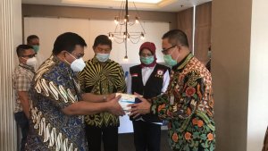 Terima Bantuan 500 Paket dari Kemenkes, KKSS Siapkan Rapid Tes Massal