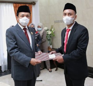 Lantik Sekretaris Dewas PD Parkir, Rudy Tekankan Dua Poin Penting