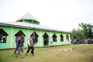 Wagub Sulsel Kunjungi Pengungsi Korban Banjir di Antang