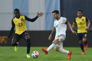 Chelsea Coba Gagalkan MU Beli Caicedo