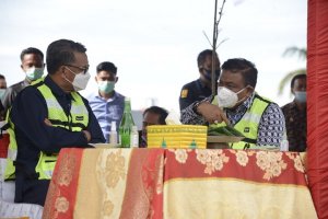1.200 KM Jalan Bone Rusak, Gubernur Sulsel Uruskan Bantuan PHJD di Australia