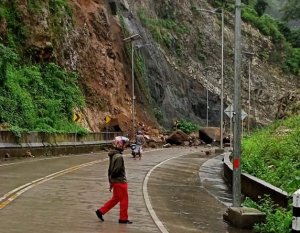 Jalur Elevated Road Maros Longsor