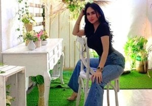 Aura Menggoda Bebi Zie, Sudah Punya Tiga Anak, Lekuk Tubuh Bak Perawan