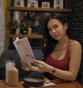 Netizen Terkesima, Gaya Sporty Maria Vania Pamer Body Mulus