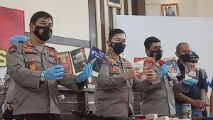 Deratan Buku-buku Diduga Sumber Paham Radikal Terduga Teroris di Makassar