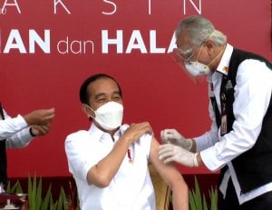 Kesan Presiden Jokowi Setelah Divaksin Covid-19 untuk Pertama Kalinya