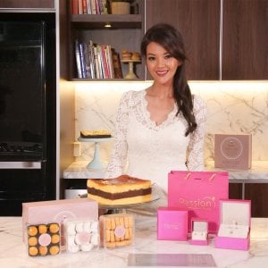 Tips Menjadi Wanita Elegan Ala Farah Quinn: Jangan Berdaster dan Bersendawa di Muka Umum