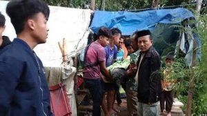 Kisah Amir, Lihat Pemakaman Ibunya yang Kekurangan Kain Kafan Pascagempa