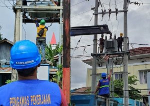 PT PLN Pulihkan 3.857 Gardu yang Terdampak Badai Siklon Tropis Seroja di NTT