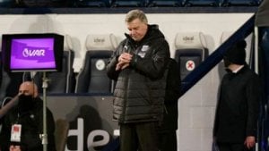Dibantai Arsenal, Big Sam Salahkan Covid-19