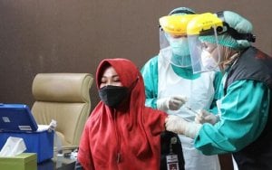 Divaksin Covid-19, Bupati Klaten: Masyarakat Tidak Perlu Khawatir