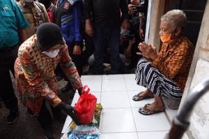 Kritik Bu Risma, Fahri Hamzah Tunjukkan Cara Kerja Menteri yang Benar