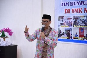 Bidan PTT di Atas 35 Tahun Jadi PNS, Abdul Fikri Faqih Dukung Aspirasi Guru Honorer Diangkat PNS