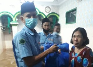 DMI Salurkan Bantuan untuk Korban Banjir, Syafruddin: Masjid Menyiapkan Diri sebagai Posko Bencana