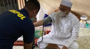 Polisi Lipat Gandakan Pengamanan Sidang Rizieq di PN Jaktim ﻿