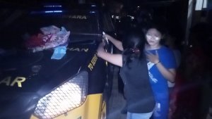 Adang Mobil Patroli Usai Bubarkan Tawuran, Wanita Ini Murka: Polisi Pembunuh Warga!