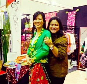 Foto Lawas Iriana Jokowi dan Veronica Berpelukan, Netizen: Idola Sepanjang Masa