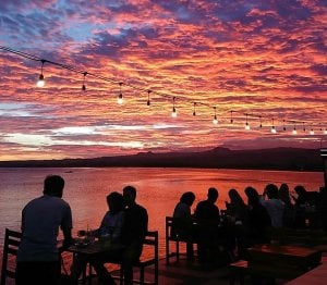 Kamu Penikmat Senja? Pantai Seruni Bantaeng Punya Spot Asyik