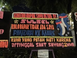 Karangan Bunga NA Garis Keras, Ancam Pindah ke Mars Jika Nurdin Abdullah Tak Dibebaskan