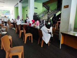 Vaksinasi Covid-19 ASN di Balai Kota Makassar Minim Partisipan