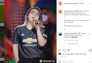 Fotonya Diunggah Akun Resmi Manchester United, Via Vallen Bangga, Netizen Heboh