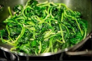 Cegah Kerontokan Rambut, Konsumsi 6 Jenis Makanan Ini