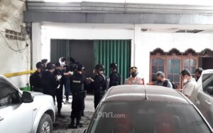 Bom Gereja Katedral, Densus 88 Gerebek Terduga Teroris di Showroom Mobil