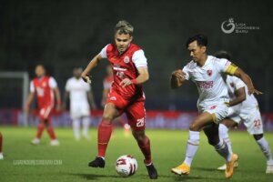 Curi Bola, Yacob Sayuri Gandakan Keunggulan PSM Atas Persija