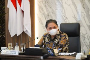 Menko Airlangga Minta Pengusaha Tidak Cicil THR Karyawan