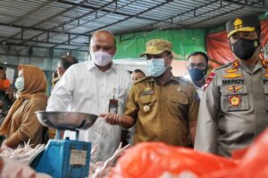 Tinjau Bahan Pokok Jelang Ramadan, Plt Gubernur Sulsel : Insya Allah, Pasokan Pangan Masih Aman