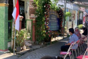 Rumah Awak Kabin KRI Nanggala 402 di Surabaya Dijaga Anggota TNI AL
