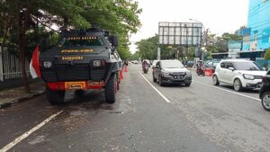 H+5 Pasca Bom Bunuh Diri, Kendaraan Taktis TNI – Polri Siaga di Gereja Katedral Makassar