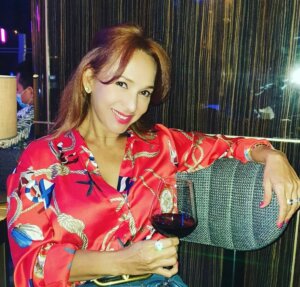 Kiki Fatmala Pakai Baju Renang, Netizen: Pagi Tante Idaman