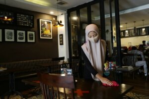 Larang Rumah Makan Berjualan di Siang Hari Selama Ramadan, Abdul Rochman Bilang Sangat Berlebihan