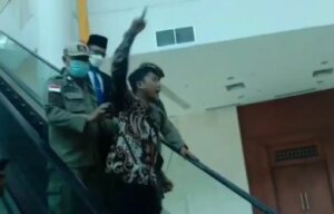 Di Tengah Rapat Paripurna, Gubernur Edy Rahmayadi Diteriaki Tidak Bermartabat
