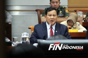 Menhan Prabowo Subianto Jamin Beasiswa bagi Keluarga Awak Kapal Selam KRI Nanggala-402