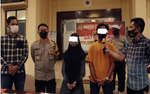 Sepasang Remaja Begituan di Tempat Pemandian Umum, Polisi Amankan Keduanya