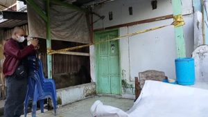 Densus 88 Sita Atribut FPI di Makassar