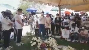 Suasana Pemakaman Suami Joanna Alexandra di San Diego Hills