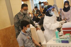 Beri Nilai E Penanganan Covid-19 DKI, Menkes Minta Maaf, Begini Respons Anies