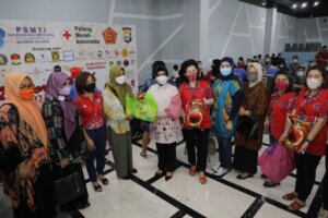 Indira Yusuf Ismail Apresiasi Donor Darah Ramadan PSMTI