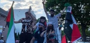 Suarakan Palestina Merdeka, Super Model Bella Hadid Turun ke Jalan