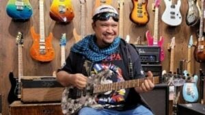 Mantan Gitaris Gigi, Aria Baron Meninggal Dunia