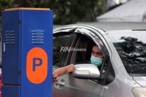 Pasang Tarif Parkir Rp 100 Ribu Satu Kendaraan di Asrama Haji Makassar, Tujuh Jukir Liar Digelandang ke Kantor Polisi